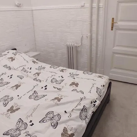 Apartment In The Heart Of Parliament 2 Min 47m2 And Garden