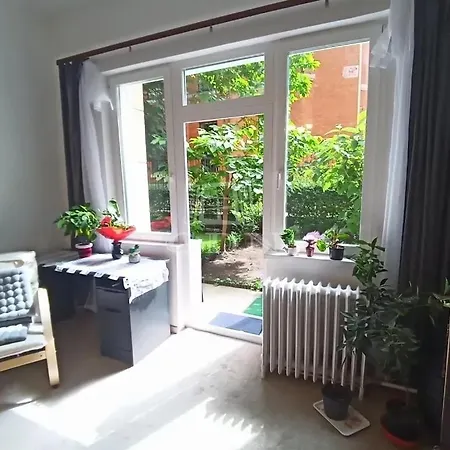 Apartment In The Heart Of Parliament 2 Min 47m2 And Garden